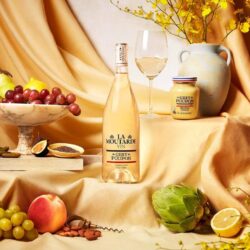 Белое вино Grey Poupon La Moutarde Vin Napa Valley Viogner 2020, настоянное на семенах горчицы
